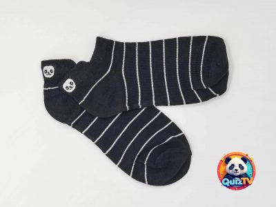 Két pár csíkos pandás zokni, panda mintával, 36–39-es méretben